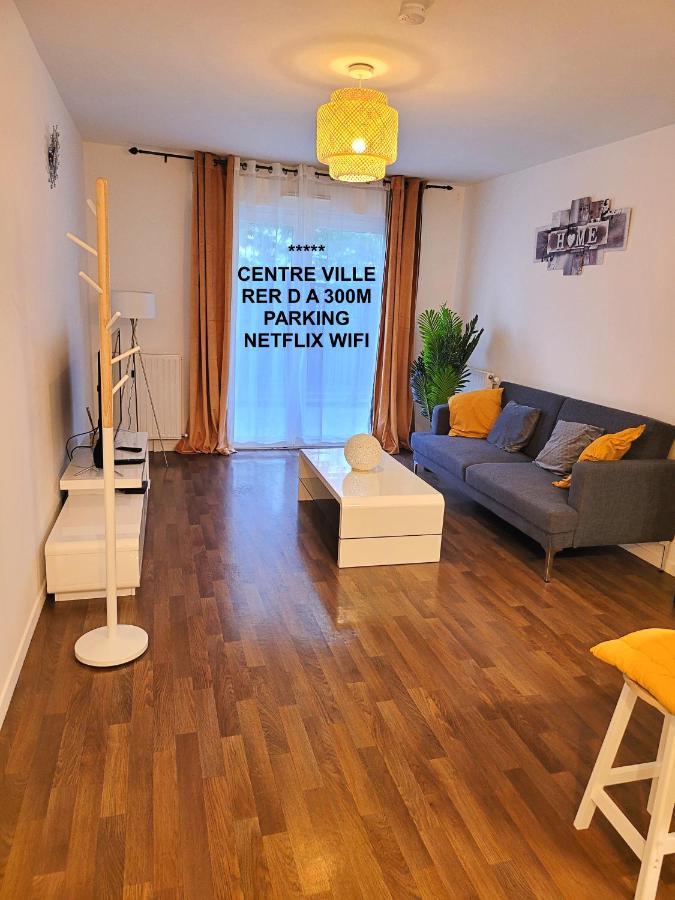 III Appart 2 Pieces, Neuf 200 M De Gare Parking Netflix Evry Courcouronnes Buitenkant foto